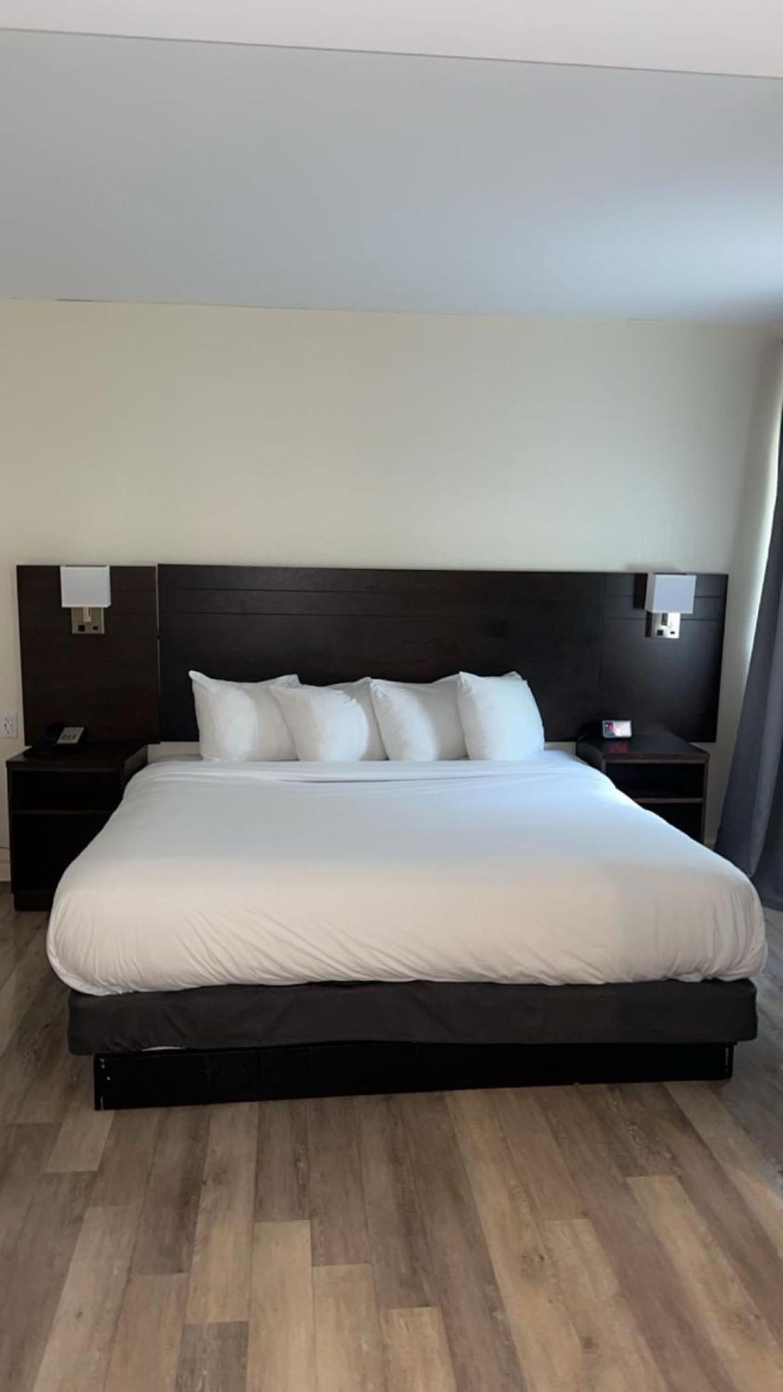 Hotel Newstar Montréal Buitenkant foto