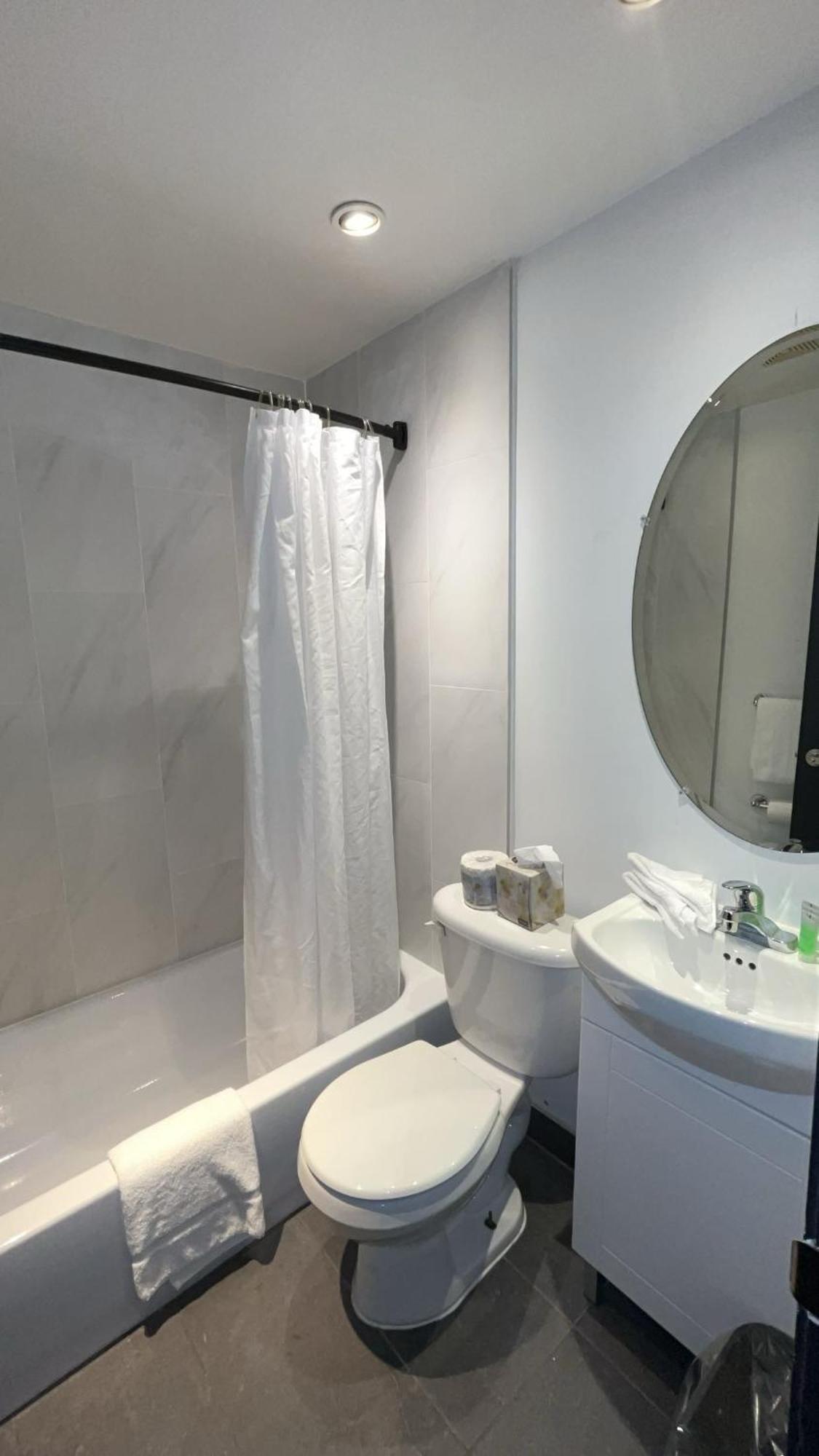 Hotel Newstar Montréal Buitenkant foto