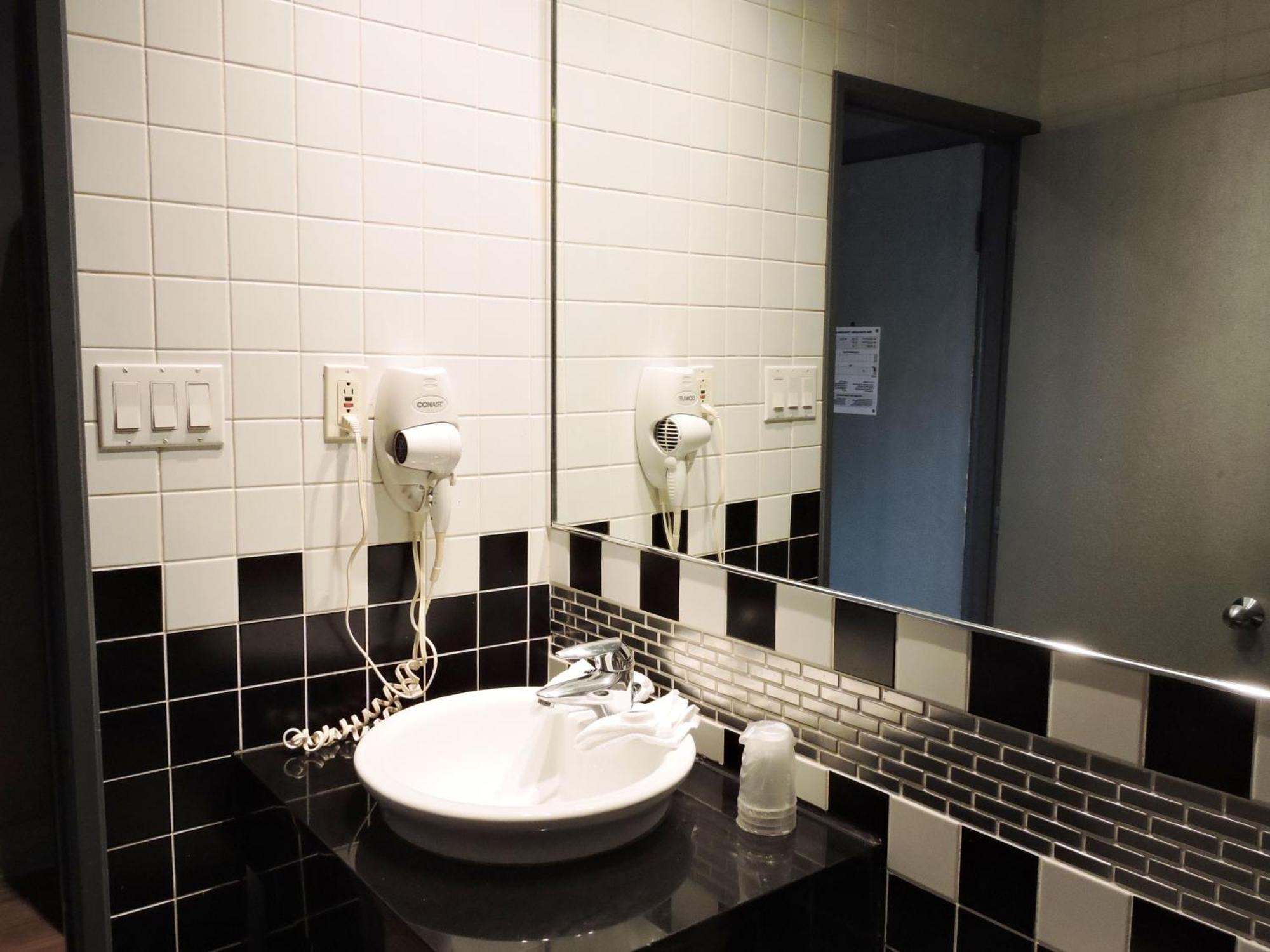 Hotel Newstar Montréal Buitenkant foto